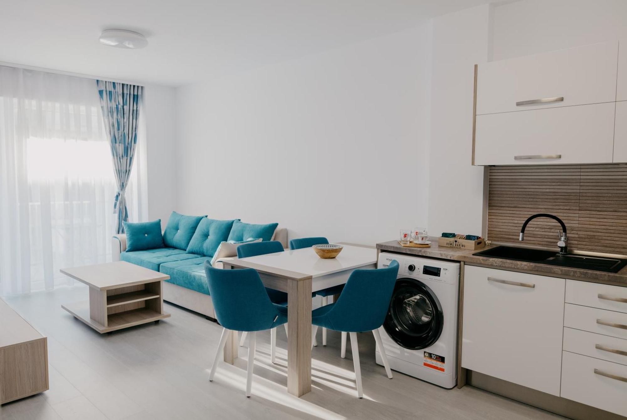 Royal Blue Property Oradea Buitenkant foto