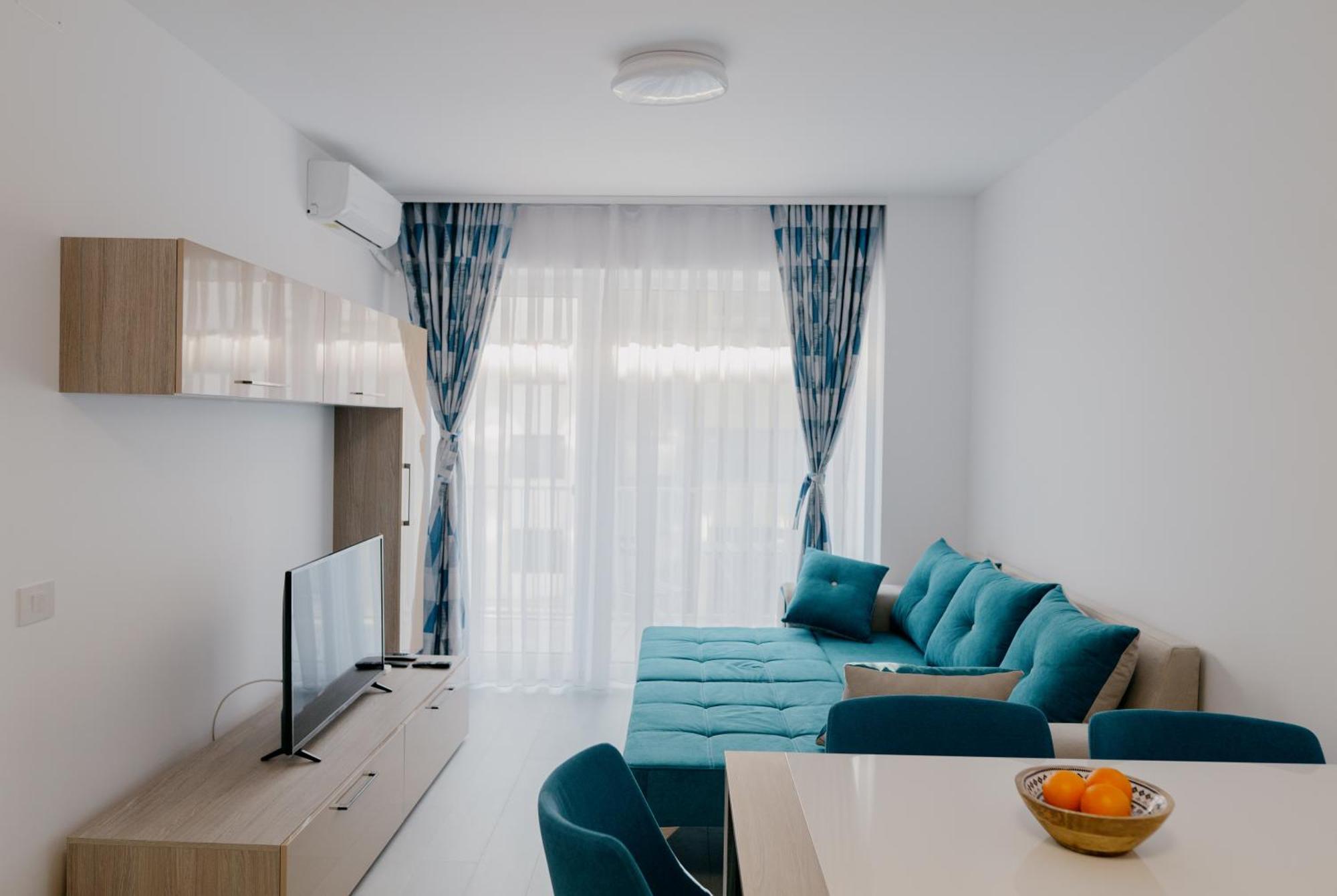 Royal Blue Property Oradea Buitenkant foto
